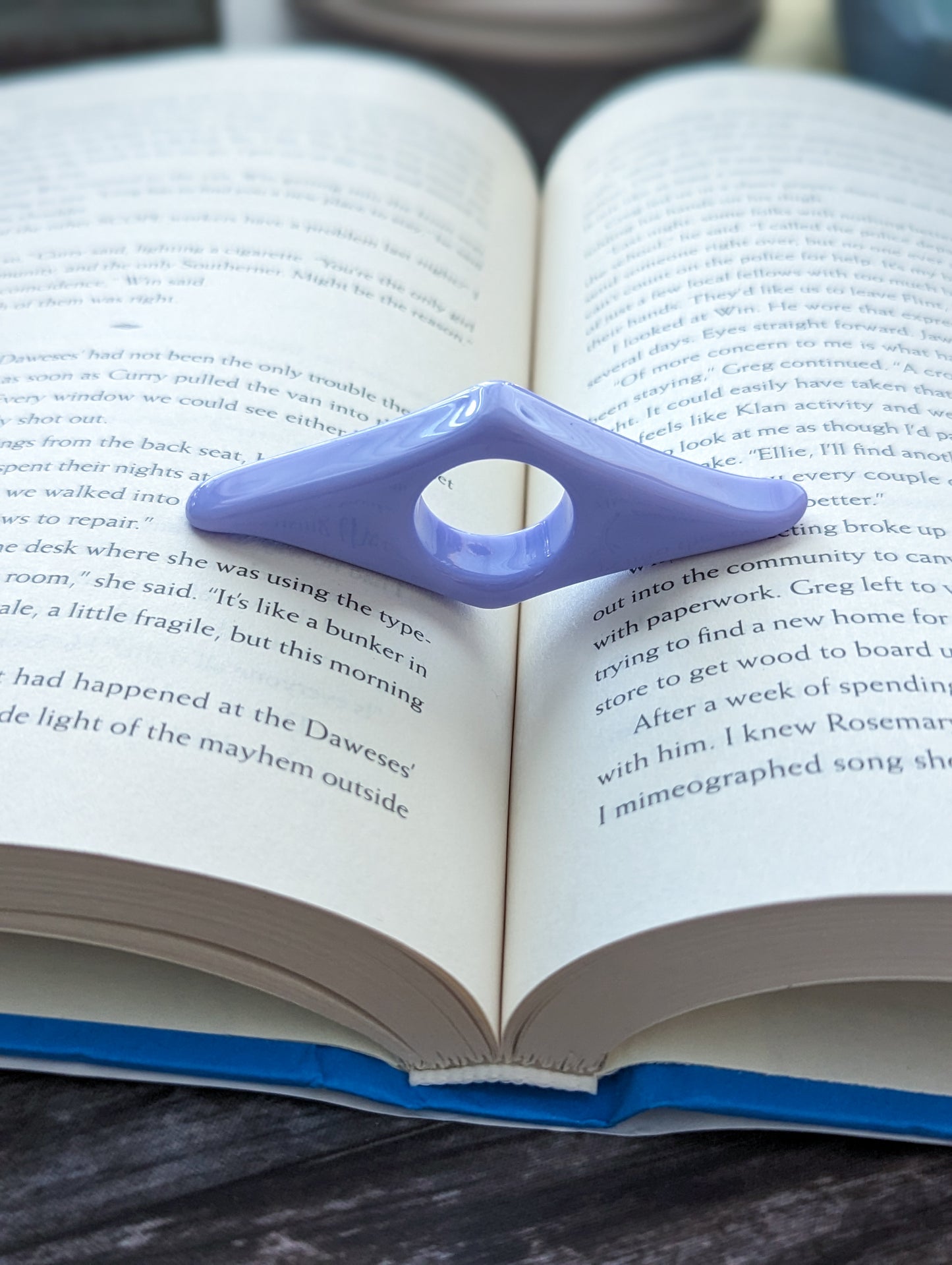 Thumb Page Holders